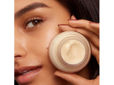 Косметика з полінуклеотидами: креми, сироватки та догляд для обличчя