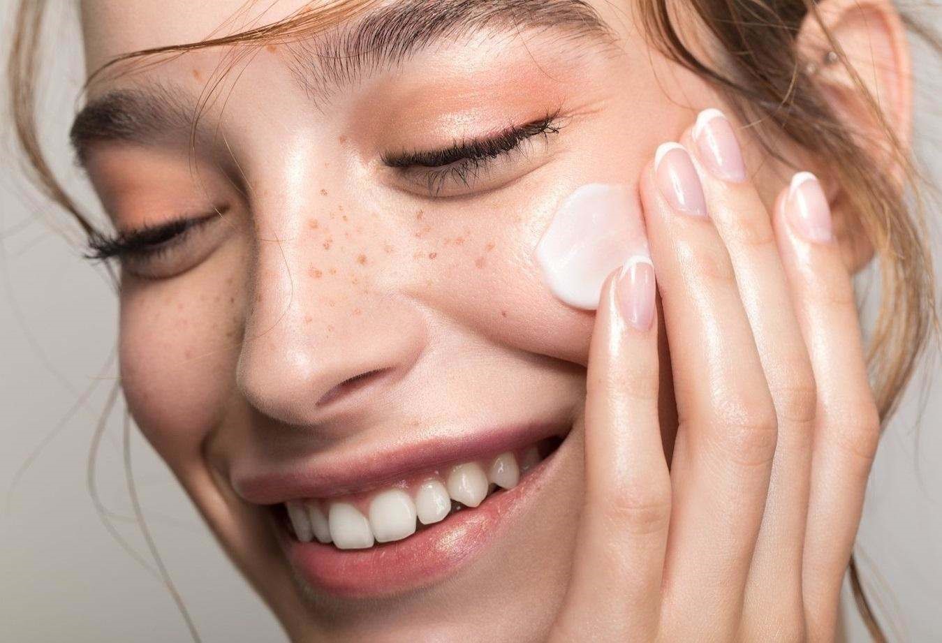 Мінімалізм у догляді за шкірою