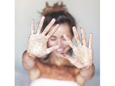 Чому важлива регулярна ексфоліація і як вибрати скраби та пілінги