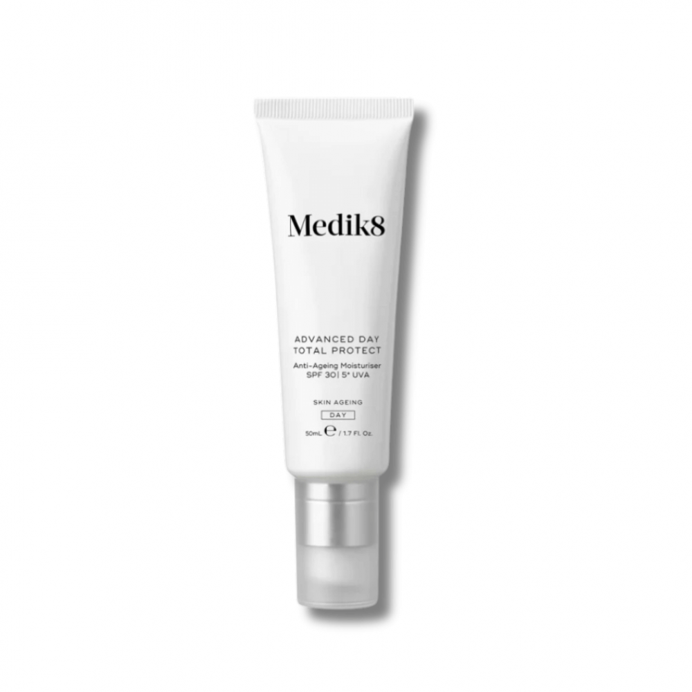 Денний зволожуючий крем з SPF30 - Medik8 Advanced day total protect