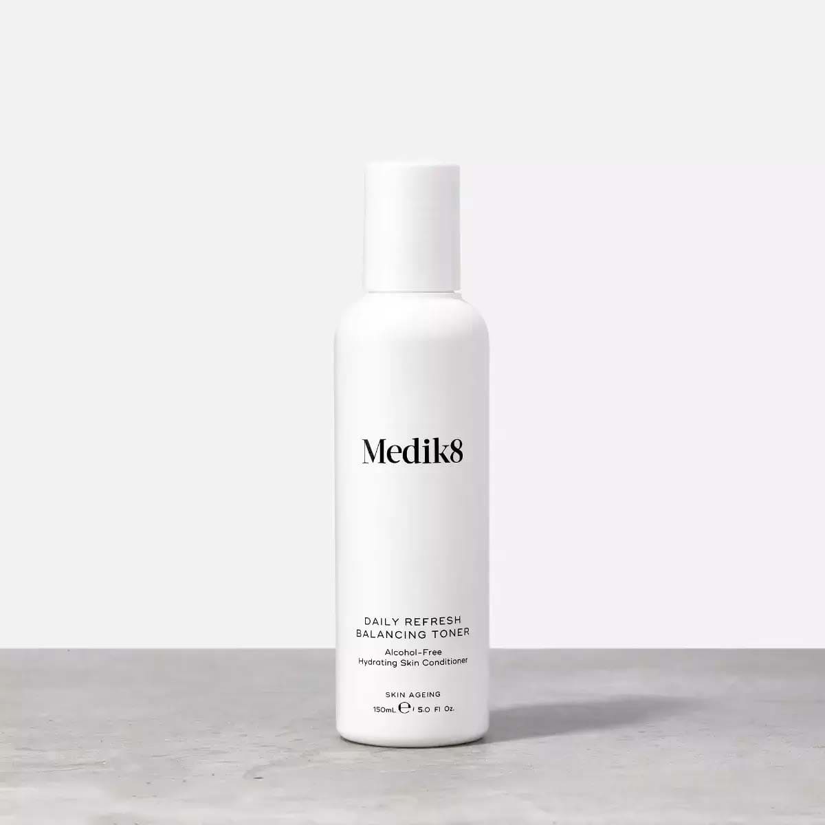 Суха та зневоднена шкіра обличчя. Що робити? Medik8 Daily refresh balancing toner