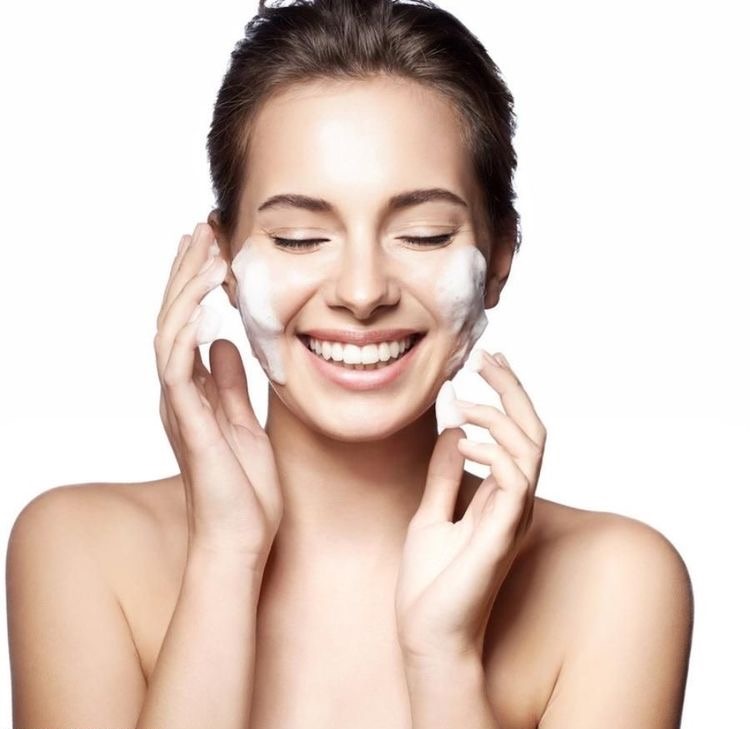 Що потрібно твоїй шкірі навесні? Як повернути здорове сяйво після холодів?