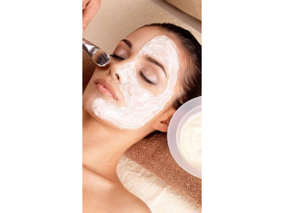 Чому пілінг сама еффективна процедура восени?